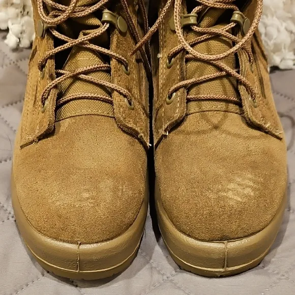 Vibram Women's Combat Boots - Tan