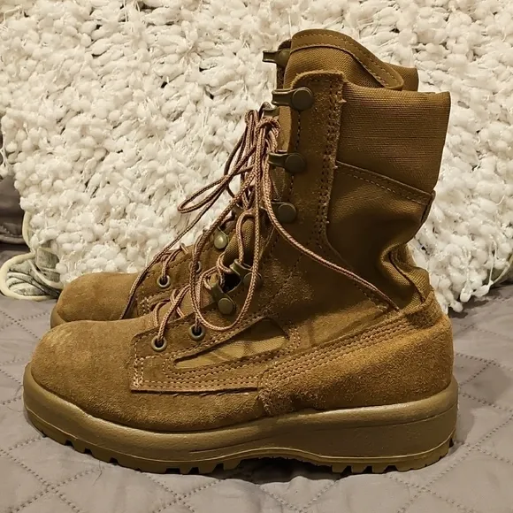 Vibram Women's Combat Boots - Tan