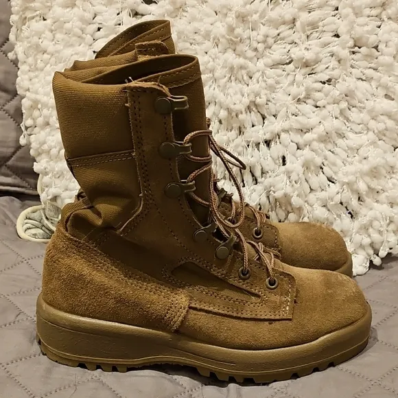 Vibram Women's Combat Boots - Tan