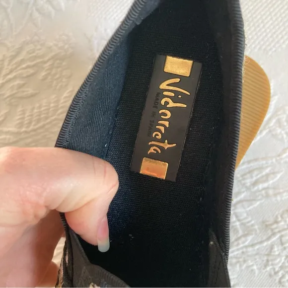 Vidorreta embroidered floral pull on espadrilles flats shoes Spain size 38, 8