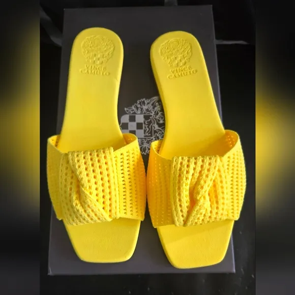Vince Camuto Skylinna Washabke Knit Yellow Women's Slide Sandals 8.5 NIB