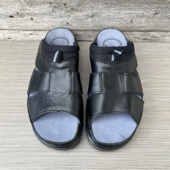 Vintage Dr. Martens AirWair 90's Chucky Platform Black Leather Slip On Sandals