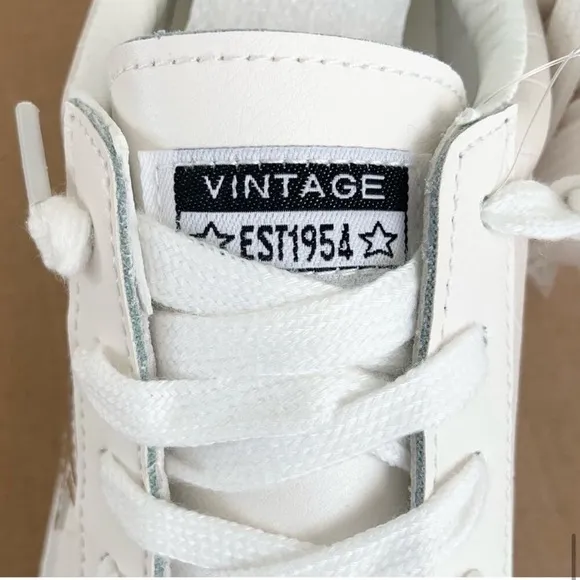 Vintage Havana Carla Sneakers Off White Croco Size 7.5 NEW IN BOX Retail $125