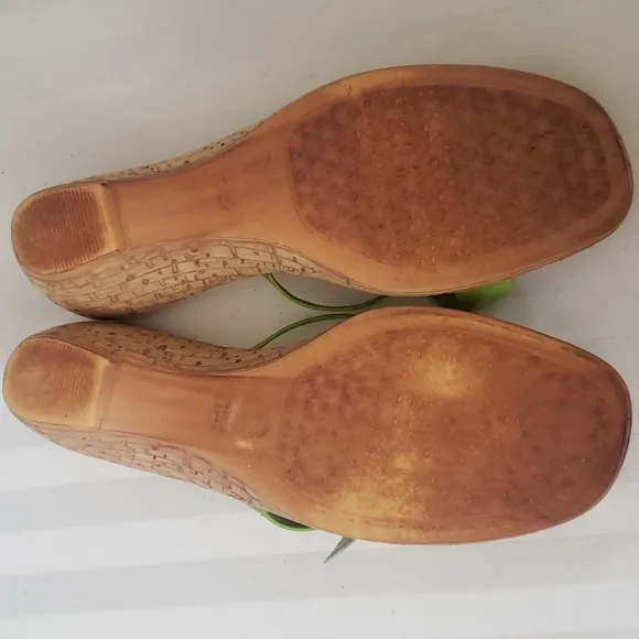 Vintage Olando Slides Womens sz 8 Butterfly and Flower Sandals Made in Italy