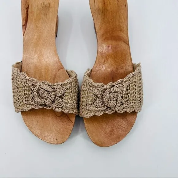 Vintage Wood Sandals Carved Crochet Tan Size 7.5