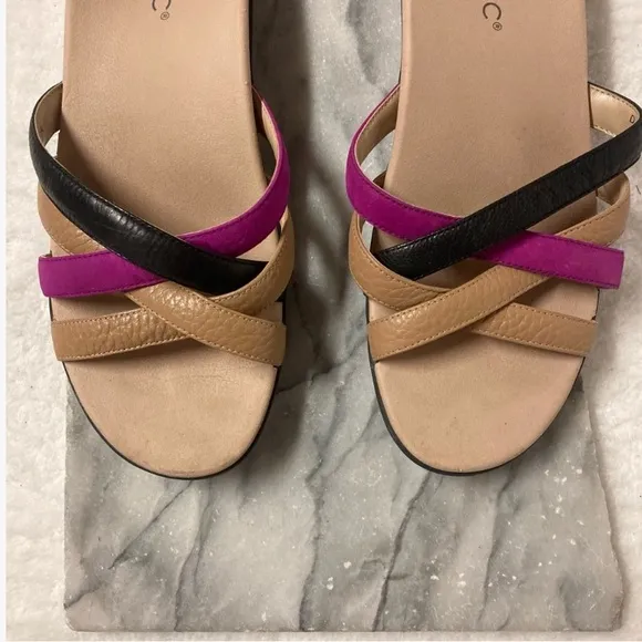 Vionic Dava Sz 7 Leather Straps Slip On Sandals Purple Magenta