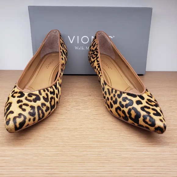 Vionic Josie Leopard Print Leather Shoes size 7