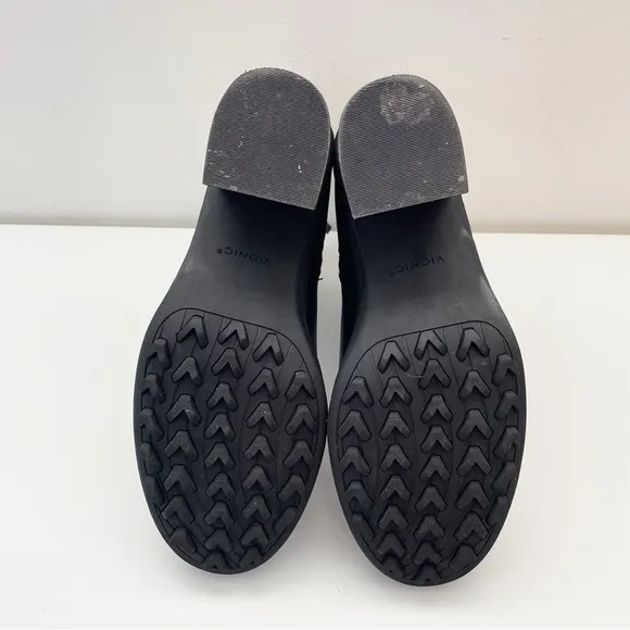 Vionic Truckee Black Leather Ankle Booties weather proof heeled boots size 9 EUC