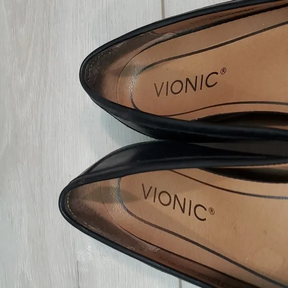 Vionic Women Savannah Leather Loafer Slip on shoes sz 7