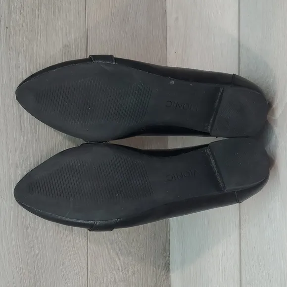 Vionic Women Savannah Leather Loafer Slip on shoes sz 7