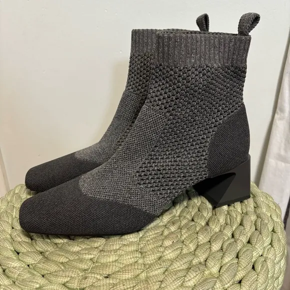VIVAIA Melissa Lace Gray Square-Toe Perforated Knit Pull On Heeled Ankle Boots