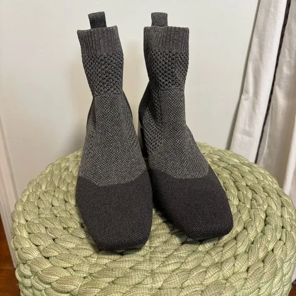 VIVAIA Melissa Lace Gray Square-Toe Perforated Knit Pull On Heeled Ankle Boots