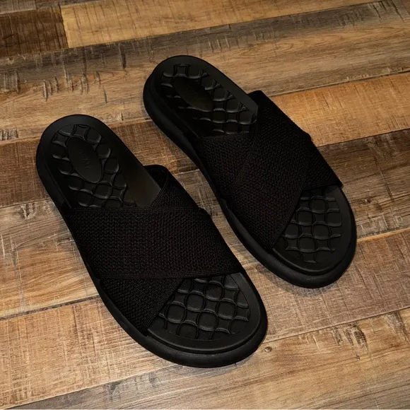 VIVAIA New Black Slip On Footbed Izzy Strappy Slides Sandals Size 9
