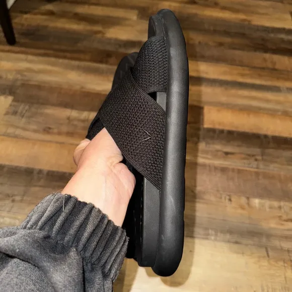 VIVAIA New Black Slip On Footbed Izzy Strappy Slides Sandals Size 9