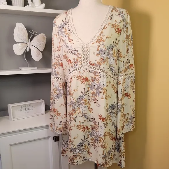 WAYF Floral V-Neck Dress with Lace Trim