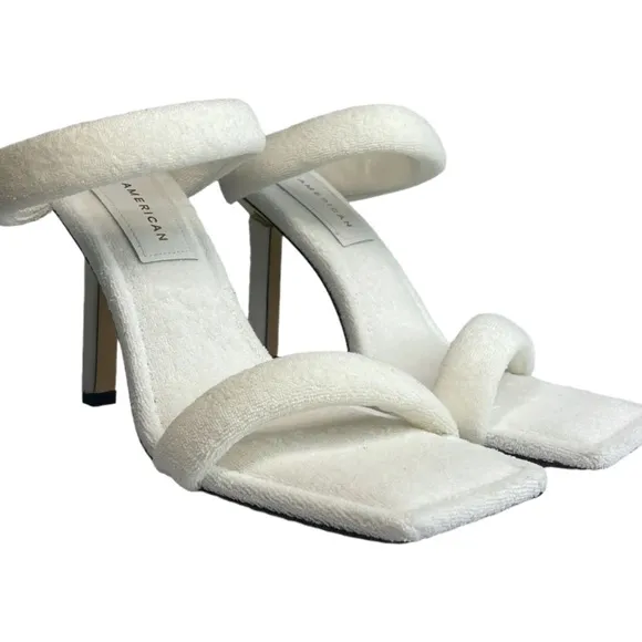 white Good American terrycloth slip on heel | vanilla aesthetic