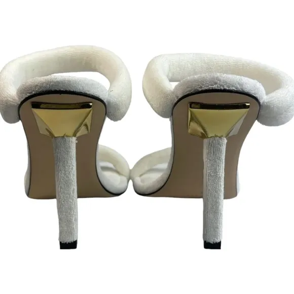 white Good American terrycloth slip on heel | vanilla aesthetic