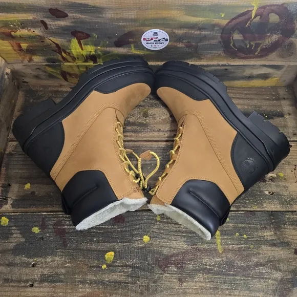 Women Timberland Tan Boots size‎ 9 new