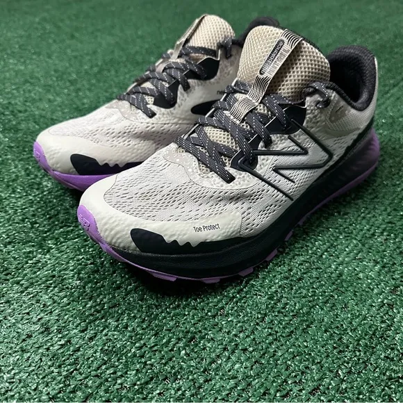Women's 10 B M New Balance DynaSoft Nitrel v5 Light Arctic Grey Honeycomb Shoes