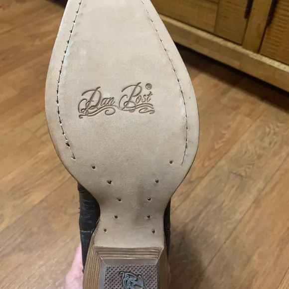 Women’s Dan Post Black and Silver Western Boots size 6 NWT