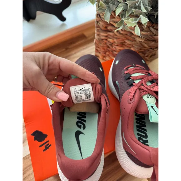 Womens Nike React Escape RN 2 Size 7.5 Red Running Shoes