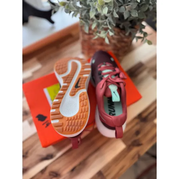 Womens Nike React Escape RN 2 Size 7.5 Red Running Shoes