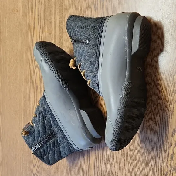 Women's Saltwater Duck Boot by Sperry size 9