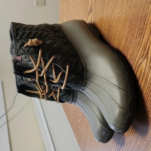 Women's Saltwater Duck Boot by Sperry size 9