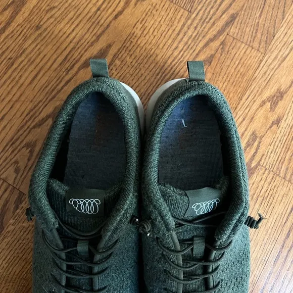 🟢WOOLLOOMOOLOO: Men’s Belmont style size 46, merino wool sneakers, preowned🟢