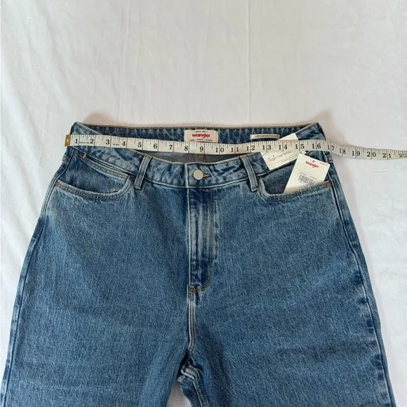 Wrangler High Rise Bold Boot Women's Jeans Size 32x32 Medium Wash NWT