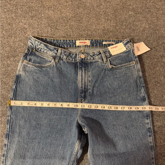 Wrangler High Rise Bold Boot Women's Jeans Size 32x32 Medium Wash NWT