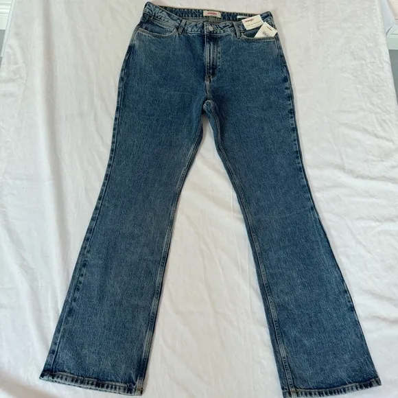 Wrangler High Rise Bold Boot Women's Jeans Size 32x32 Medium Wash NWT