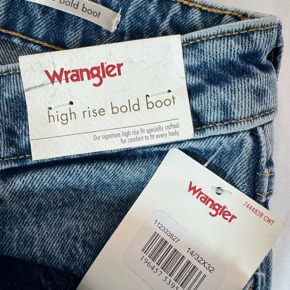 Wrangler High Rise Bold Boot Women's Jeans Size 32x32 Medium Wash NWT
