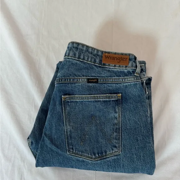 Wrangler High Rise Bold Boot Women's Jeans Size 32x32 Medium Wash NWT