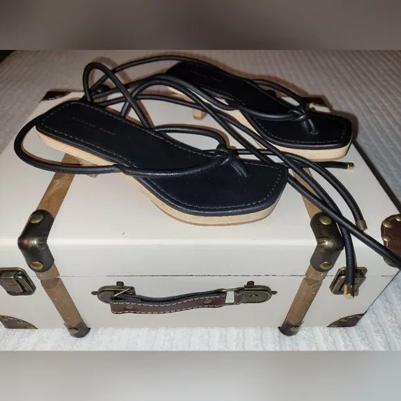 Yvonne Kone Womens Italian Giana Black Leather Strap Peg Heel Shoes Size 36 US 6