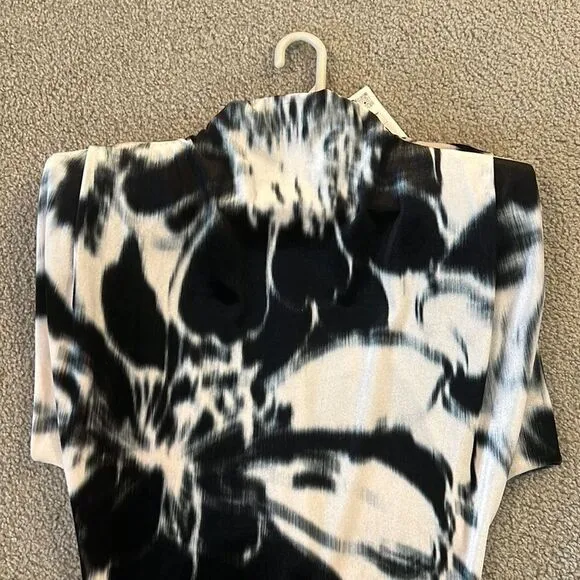 Zara black and white dress. New. Size S.