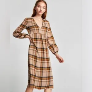***** Zara Trafaluc Ling Sleeve Maxi Dress (i)