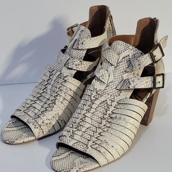Zodiac Cassie Leather Heel Sandal