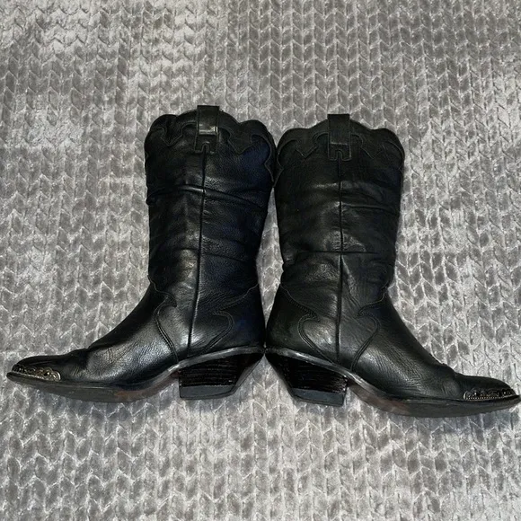 Zodiac Rose Leather Slouch Boots.  Size 8.5.  Vintage. Insulated.
