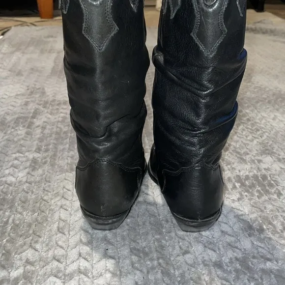 Zodiac Rose Leather Slouch Boots.  Size 8.5.  Vintage. Insulated.